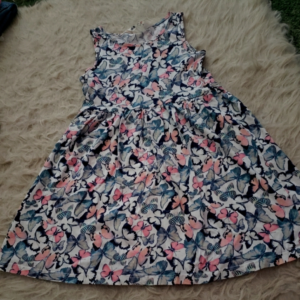 Girls size 6-8 H&M summer dresses